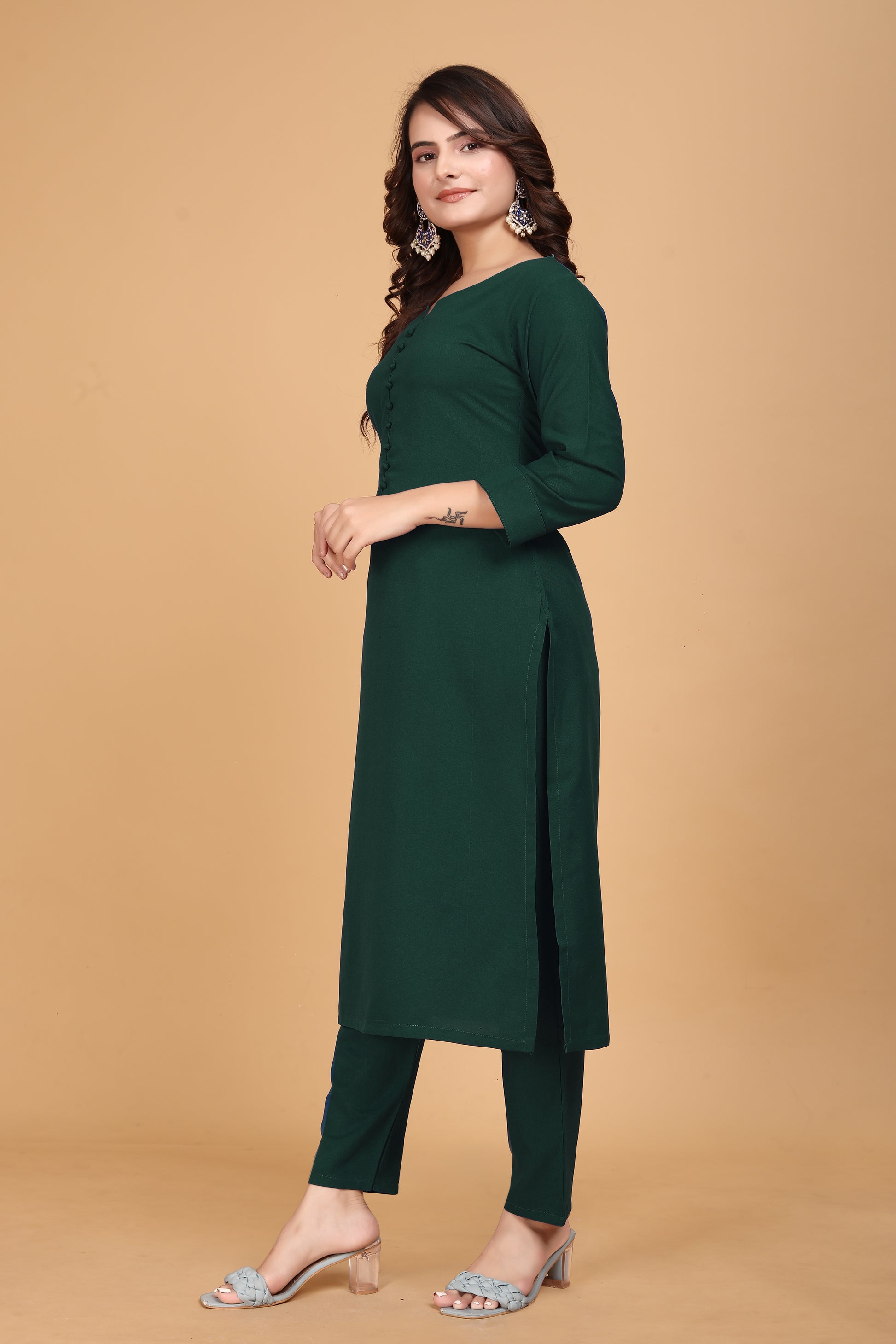 ROSHNI RAYON KURTI AND PANT SET GREEN