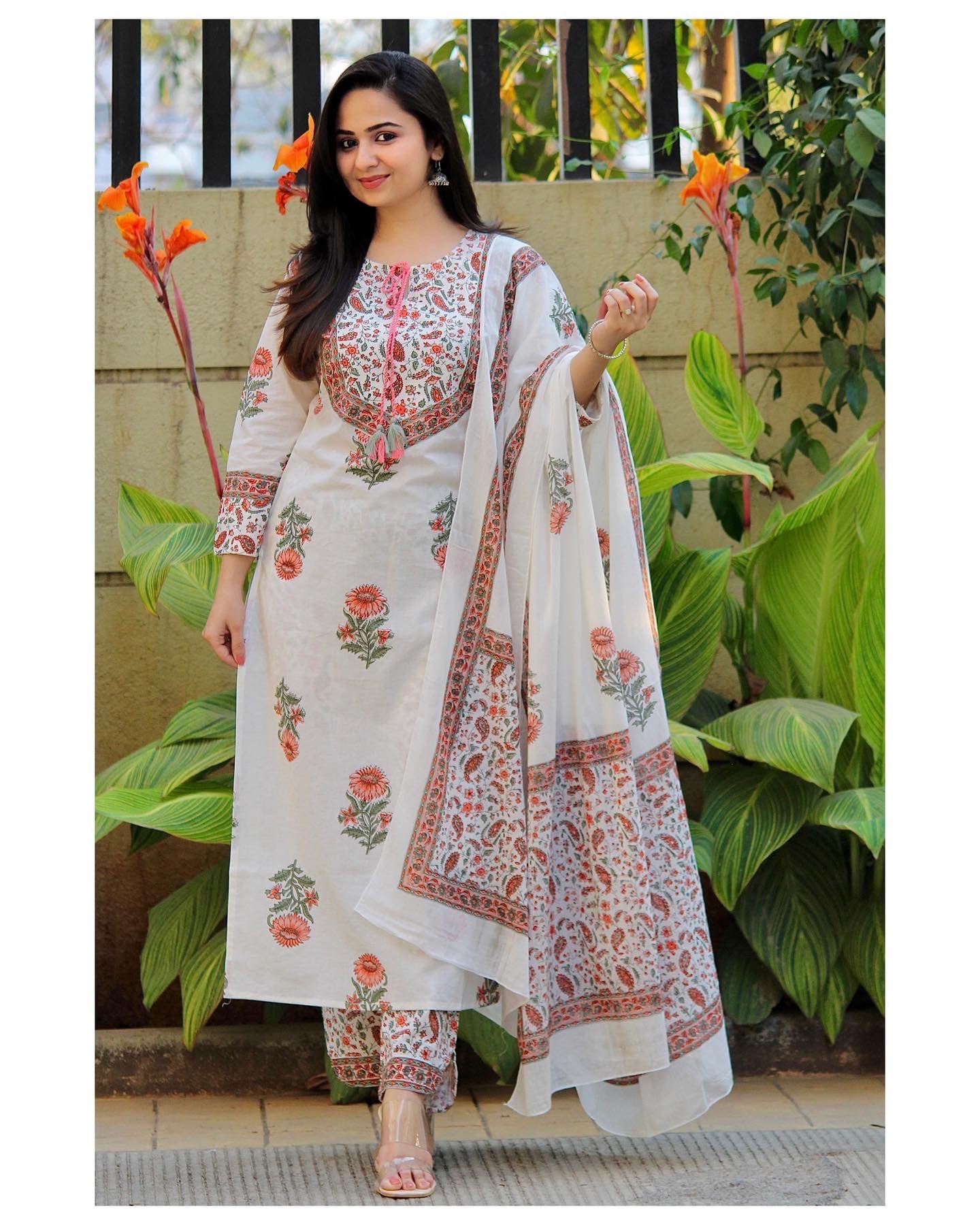 Women's Cotton Rayon Printed Krti Whit Pant And Dupatta Set Hirva White