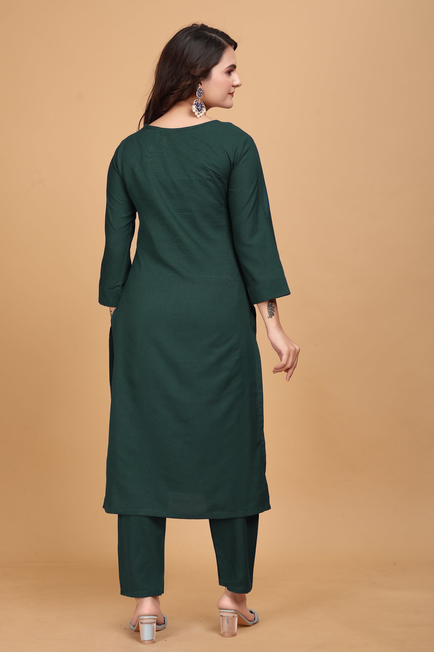 ROSHNI RAYON KURTI AND PANT SET GREEN