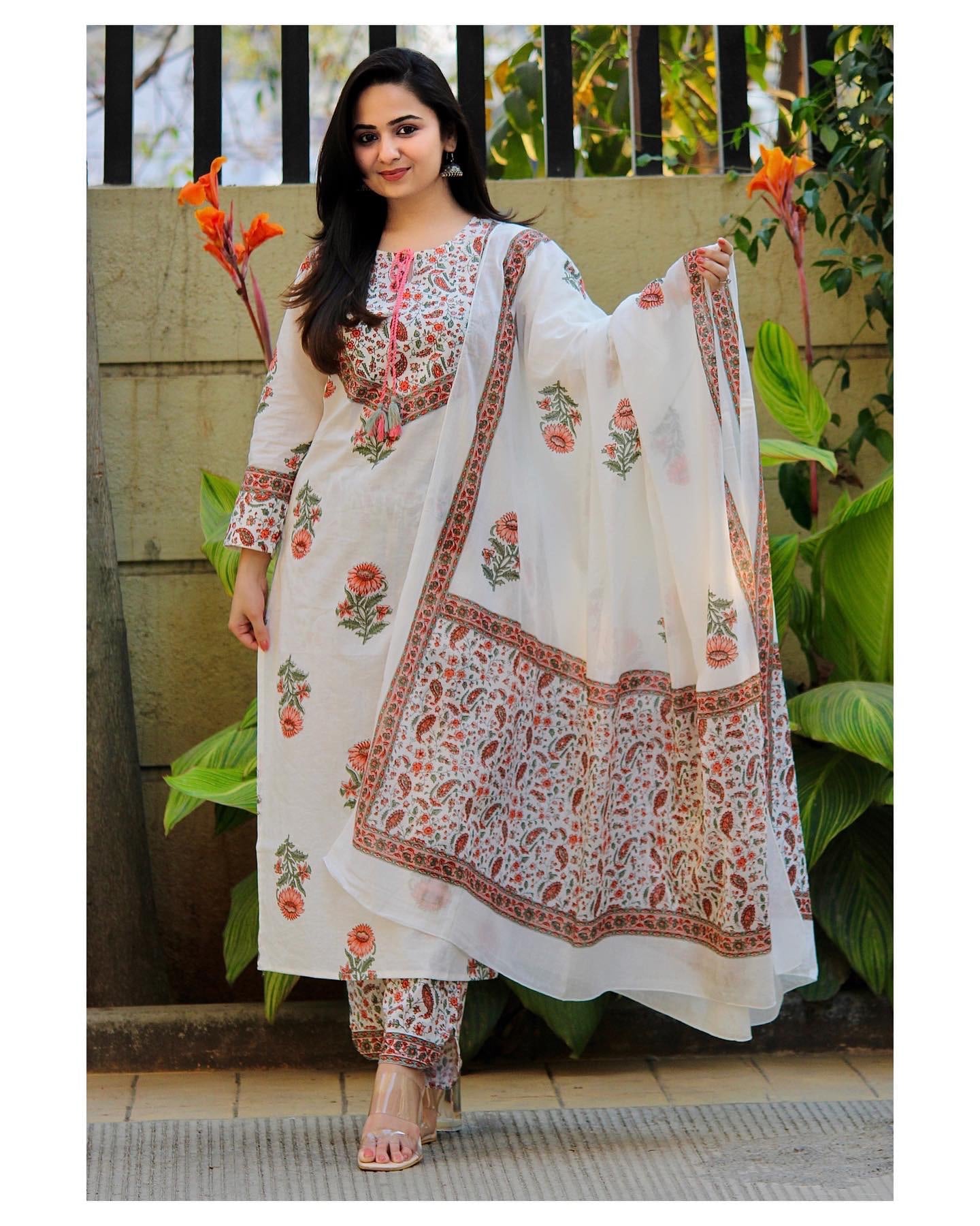 Women's Cotton Rayon Printed Krti Whit Pant And Dupatta Set Hirva White